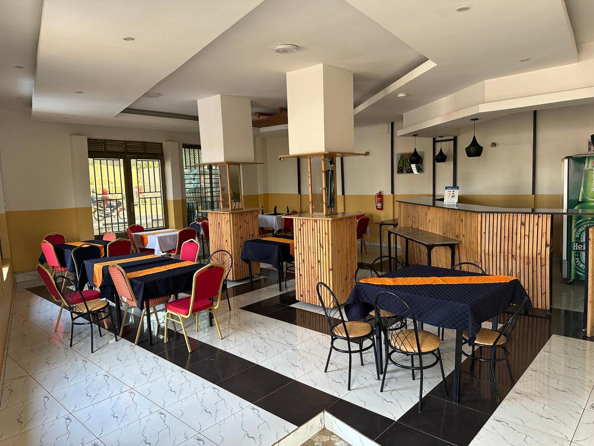 Anna Gold Hotel Kigali Buitenkant foto