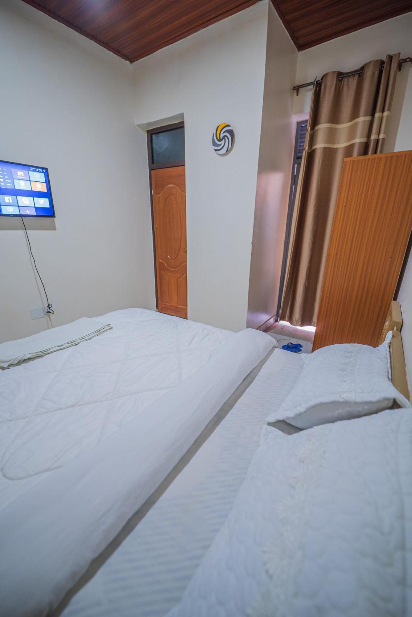 Anna Gold Hotel Kigali Buitenkant foto