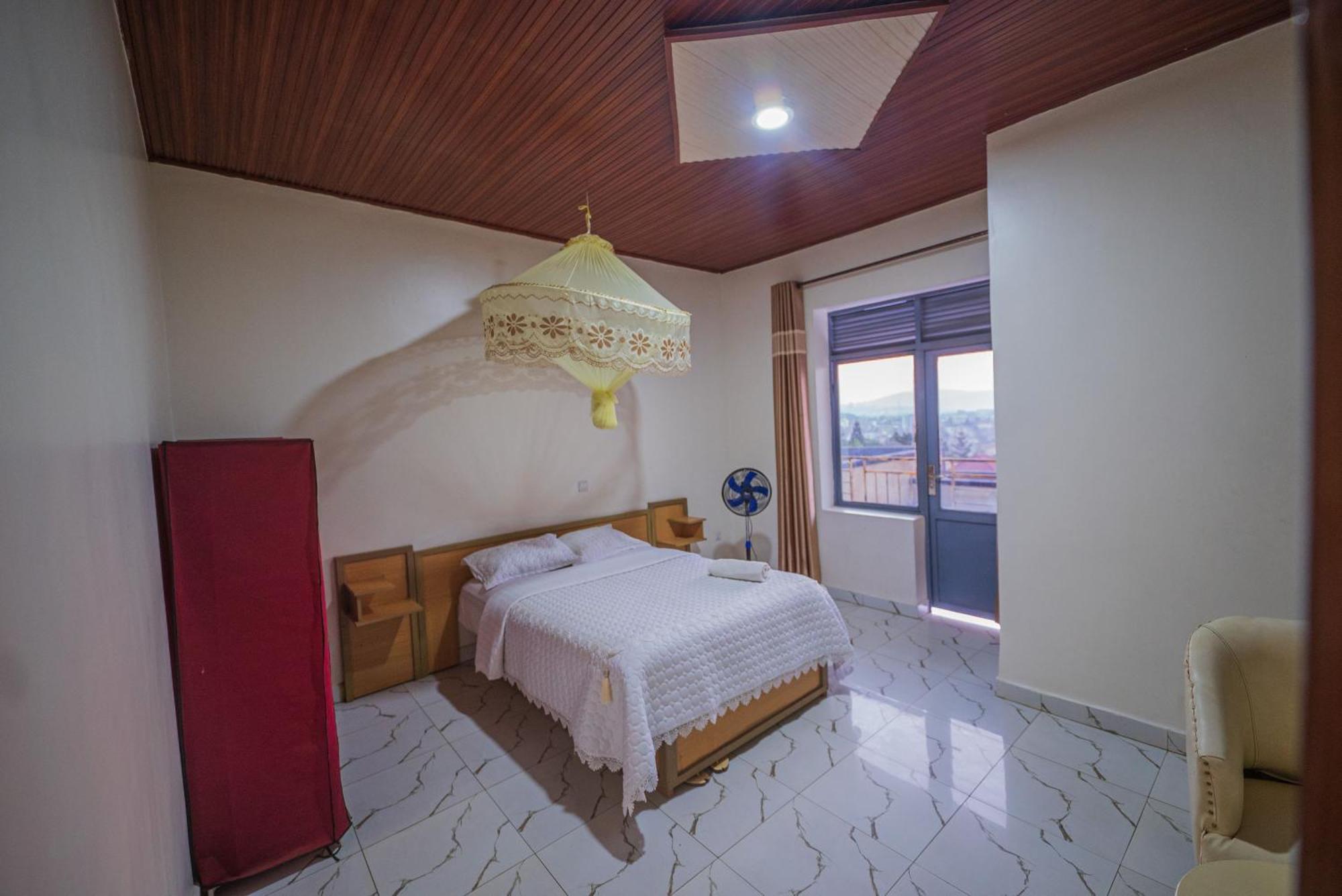 Anna Gold Hotel Kigali Buitenkant foto