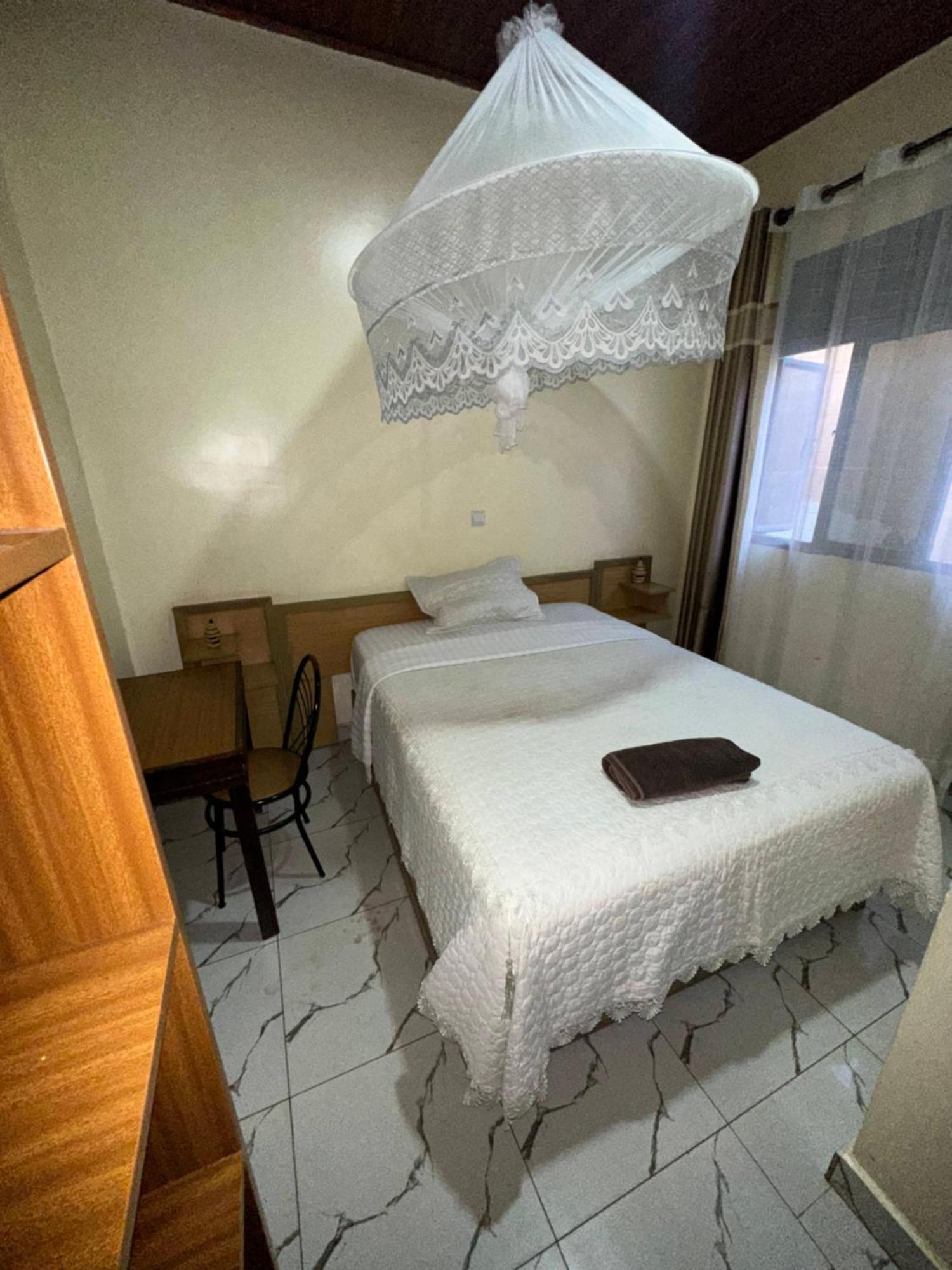 Anna Gold Hotel Kigali Buitenkant foto