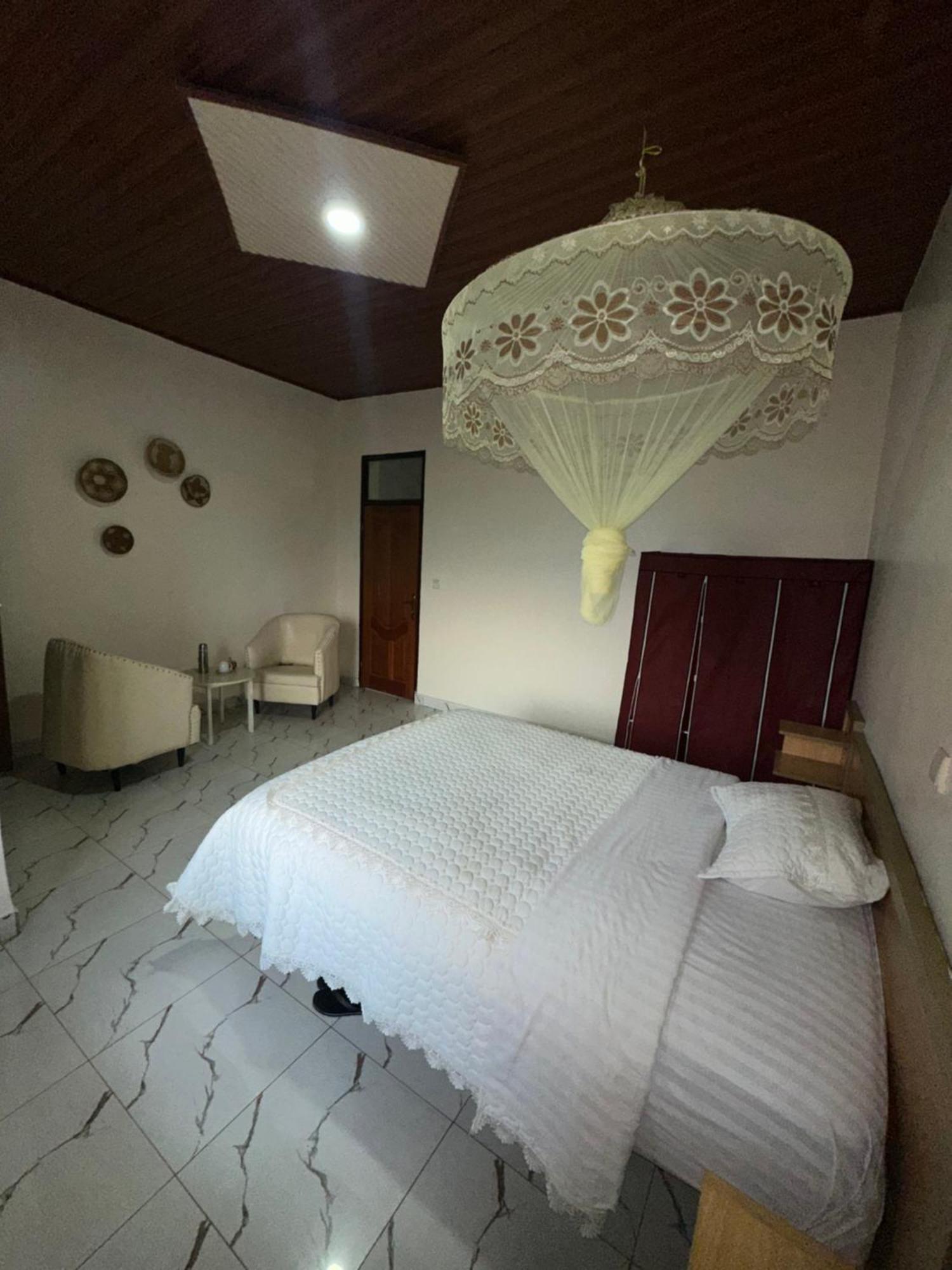 Anna Gold Hotel Kigali Buitenkant foto