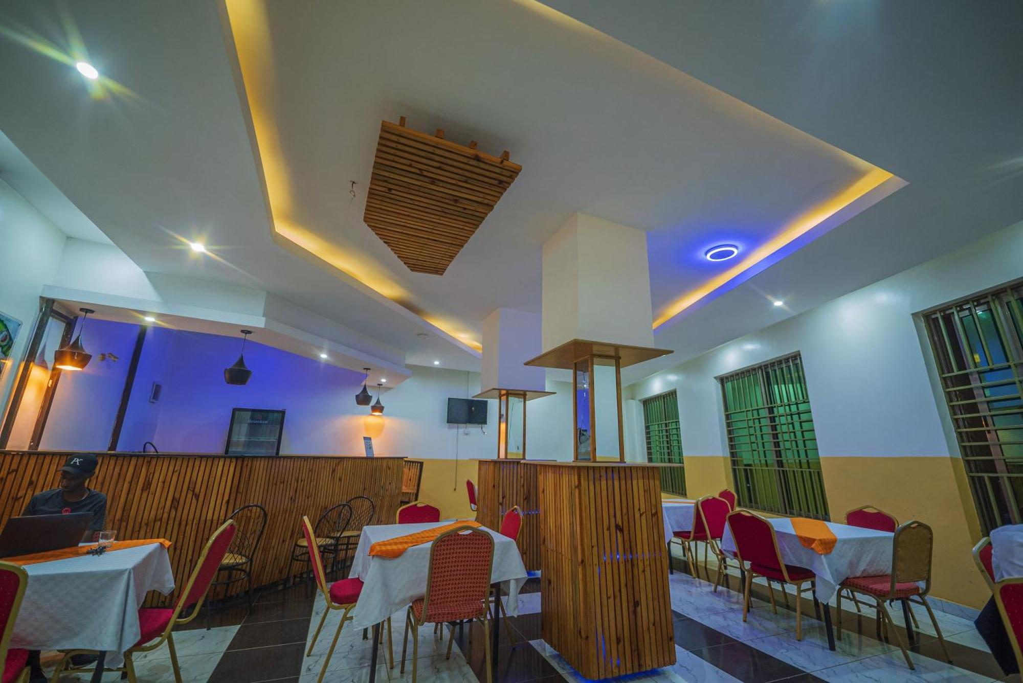 Anna Gold Hotel Kigali Buitenkant foto